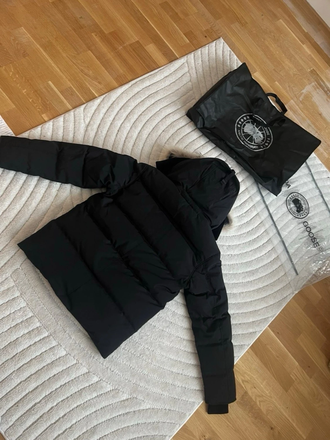 Canada Goose Wyndham Black Label  - 3
