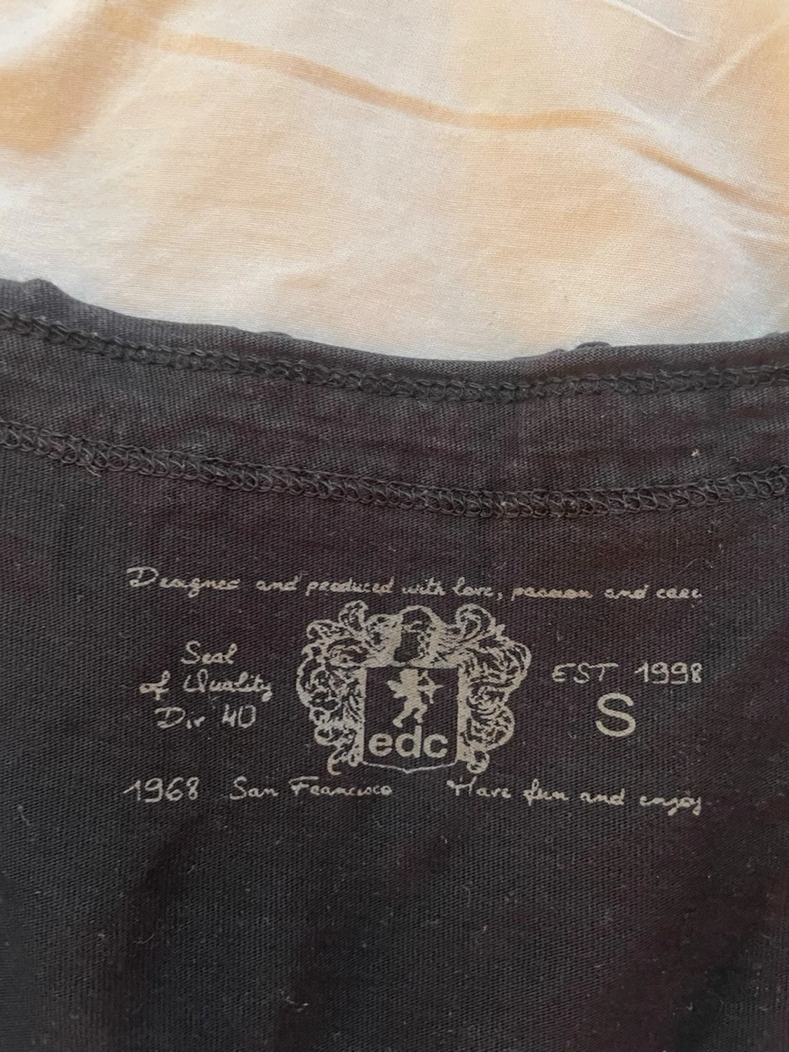 Svart omlottopp från edc - 1