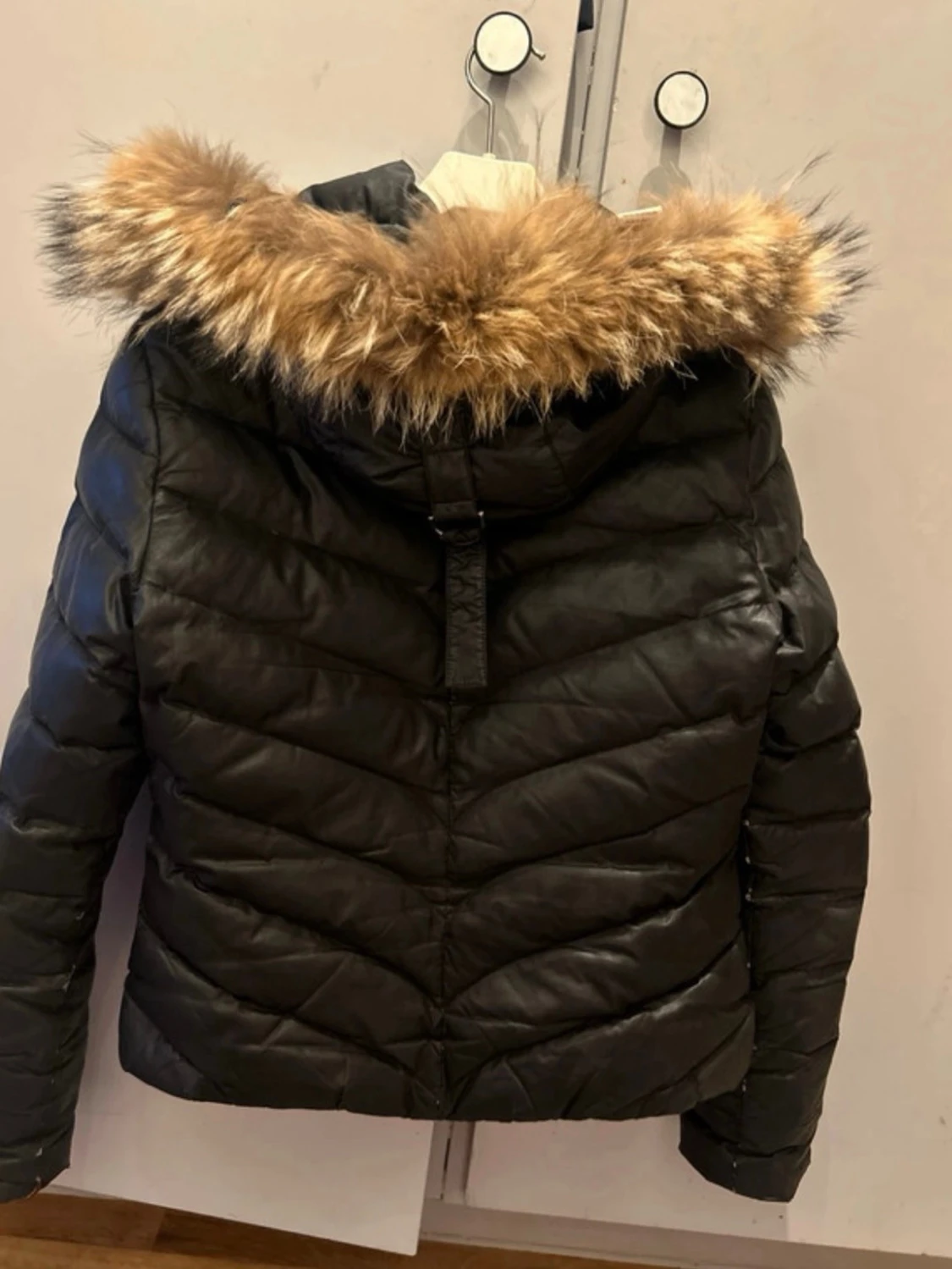 Svart pufferjacka  - 1