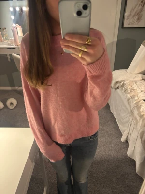 Ljusrosa stickad tröja - Mysig ljusrosa stickad tröja från Vero Moda💞