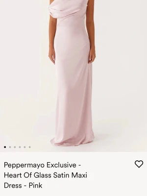 Balklänning  - Säljer denna superfina balklänning från peppermayo i storlek 36💕💕 aldrig använd!! Köpt för 1100kr plus en dyr frakt😀 