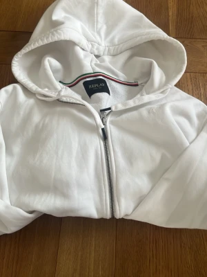 Replay zip Hoodie - Replay zip hoodie storlek L  Tröjan har ett litet märke på vänster armbåge