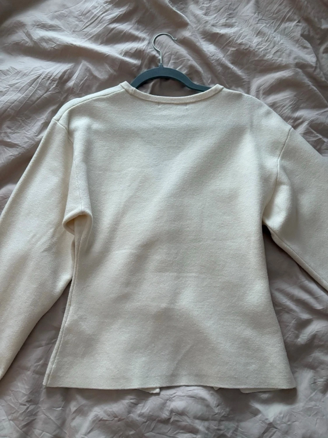 Beige kofta med knappar från Gina Tricot - 1