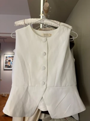 Fin topp - Jättefin å cool topp. Aldrig använd🩷🌸 nypris 899 passar s/m. De är storleken 