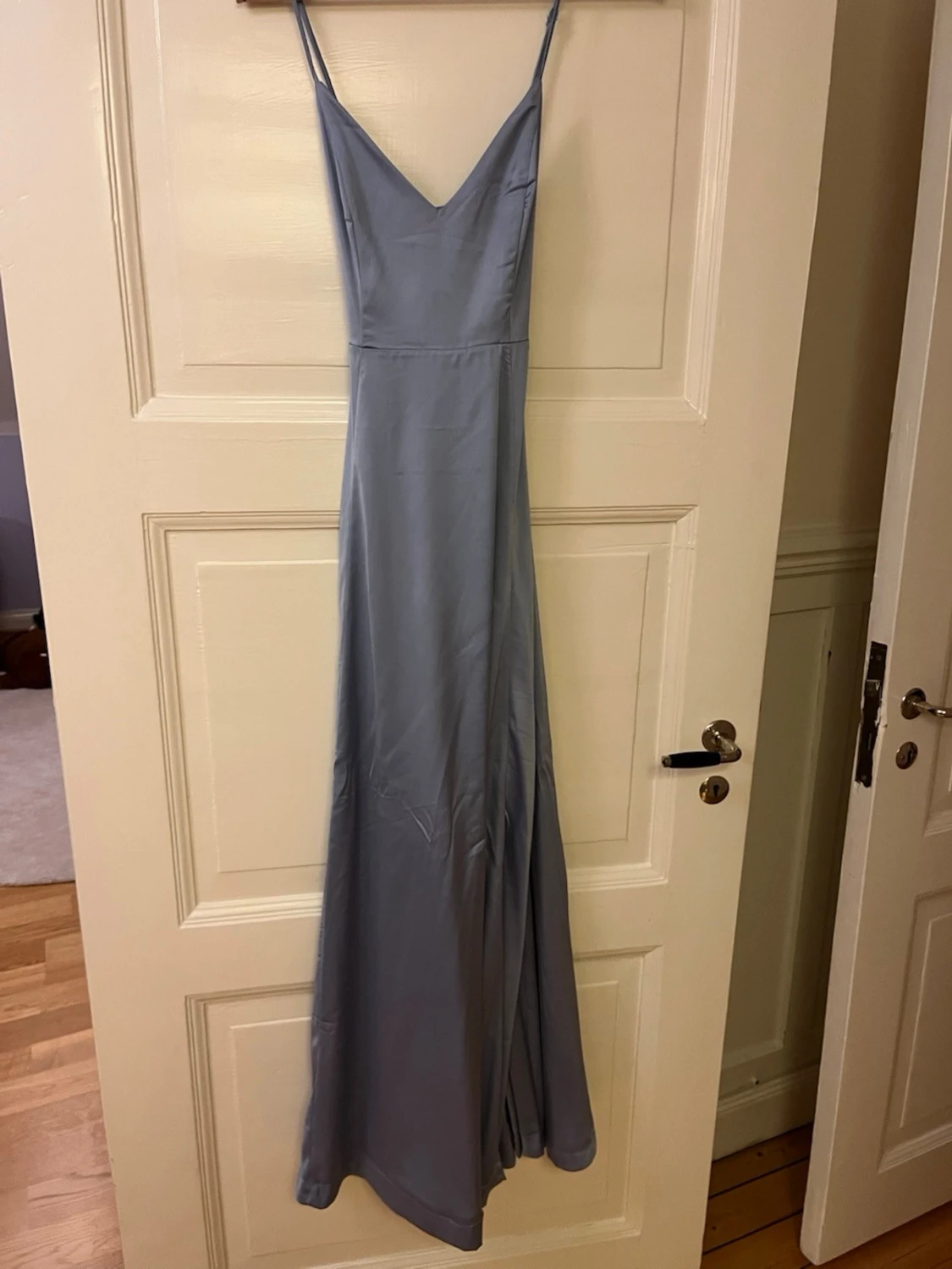 Ljusblå balklänning från Nelly - 2