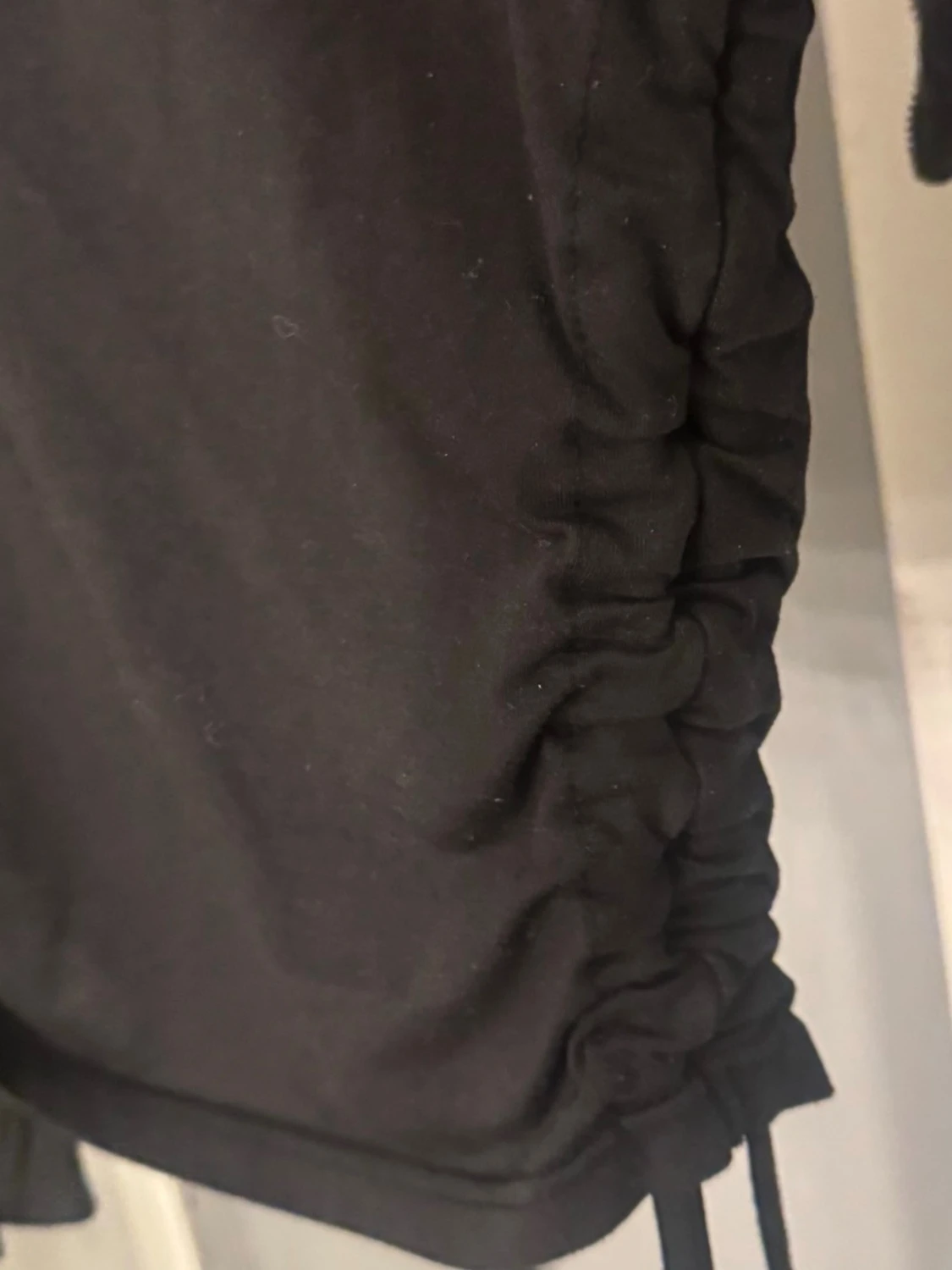 Svart långärmad topp med snörning - 1