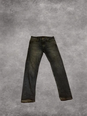 Jack n Jones jeans Blå - Säljer dessa tvär feta Jack n Jones jeans i strl W28 L30. Väldigt fint skick. Pris kan diskuteras 😊 vid minsta fundering är det bara att kontakta🙏🙏