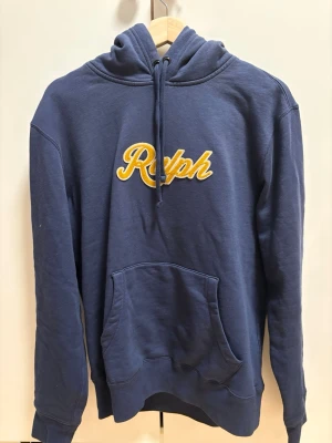 Polo Ralph Lauren Hoodie - Riktigt snygg och skön Ralph lauren hoodie. Nypris 3200kr