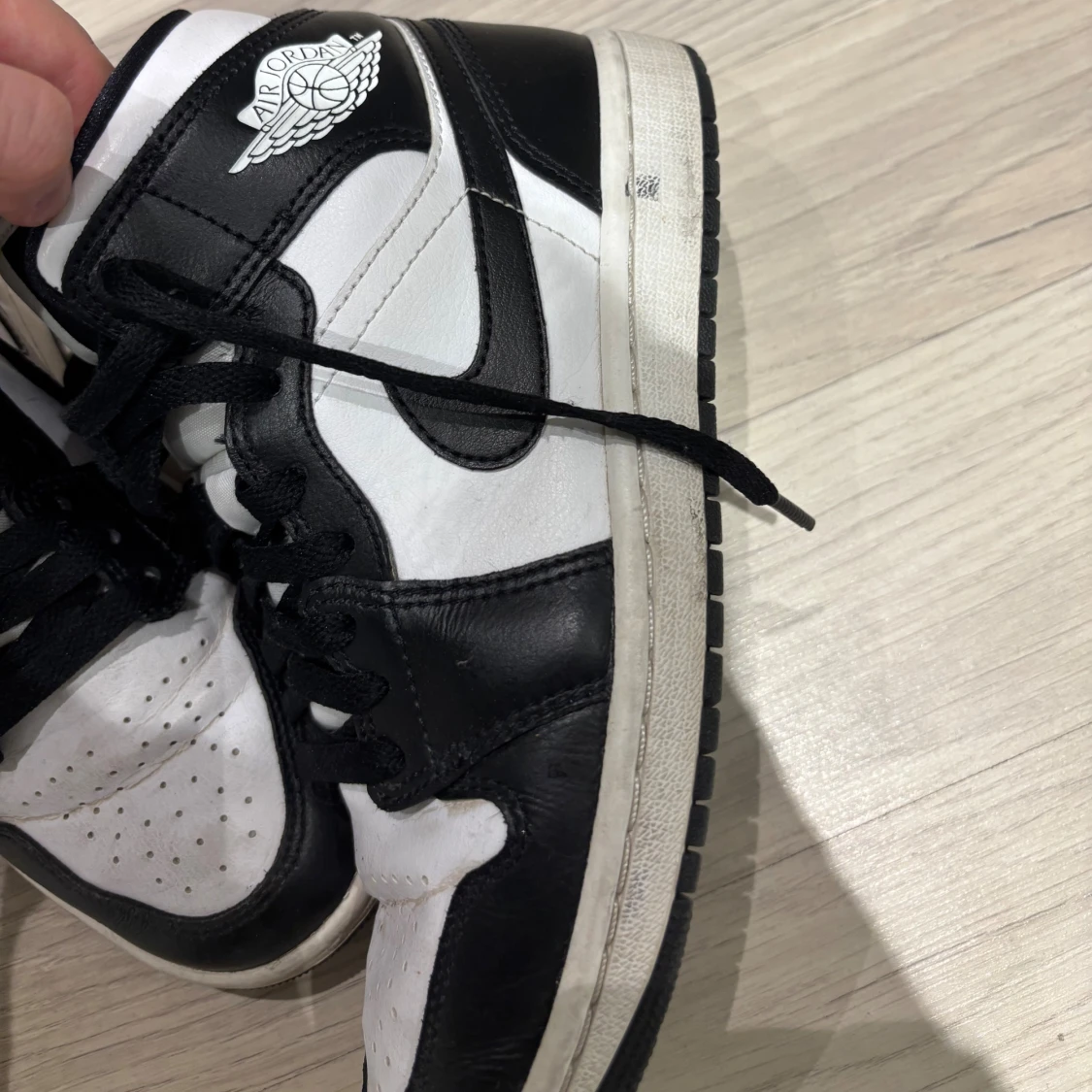 Air Jordan 1 Mid - 3