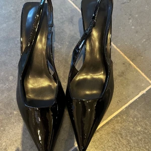 Klackskor  - Skitsnygga klackar!! Storlek 39, helt oanvända💕vet tyvärr inte vart de är ifrån