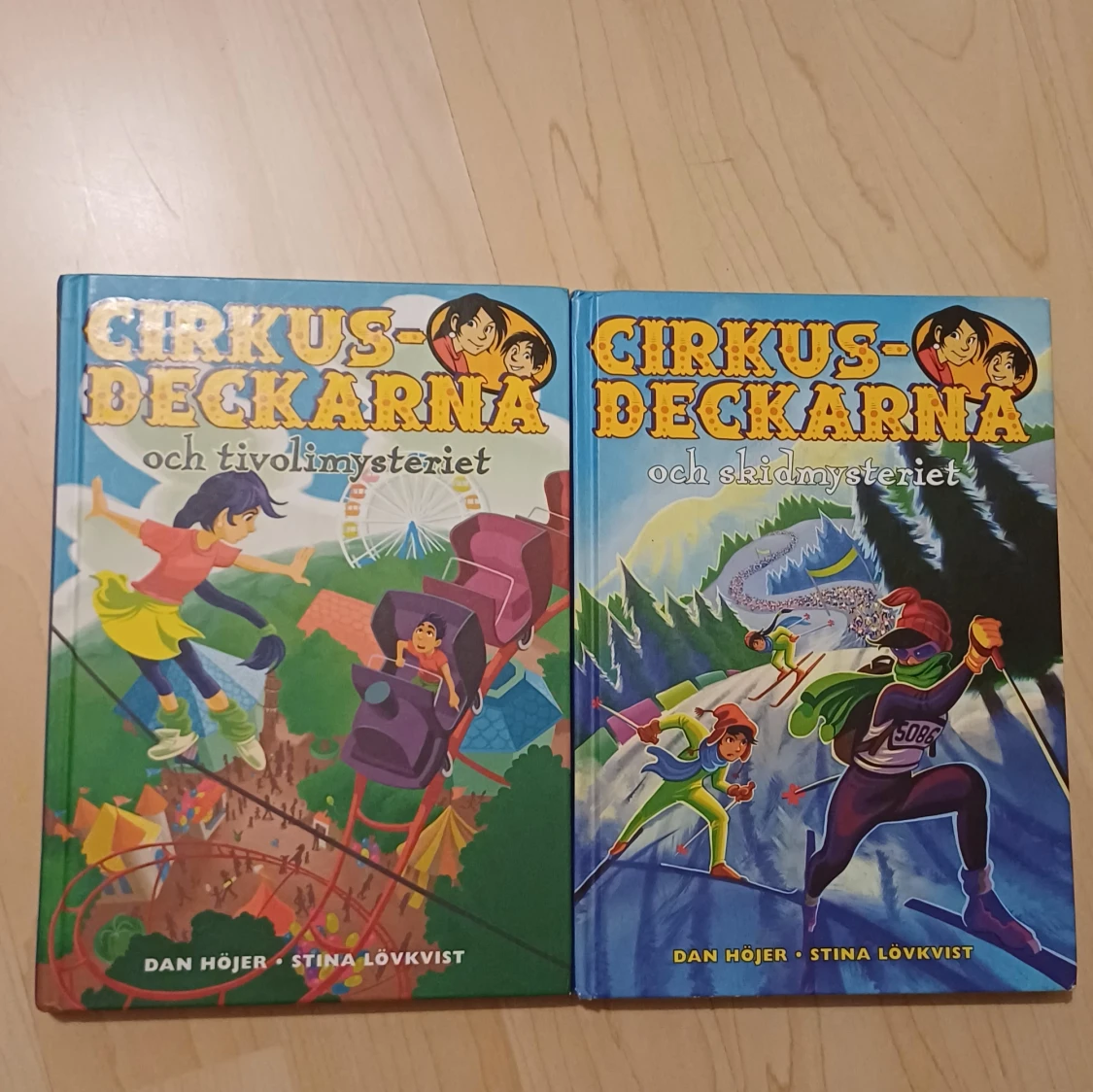 Cirkusdeckarna och tivolimysteriet & Cirkusdeckarna och skidmysteriet