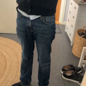 Indie Gritty Jackson - Medie jeans i modellen gritty Jackson i storlek 32/32. Nypris 1600 mitt pris 700