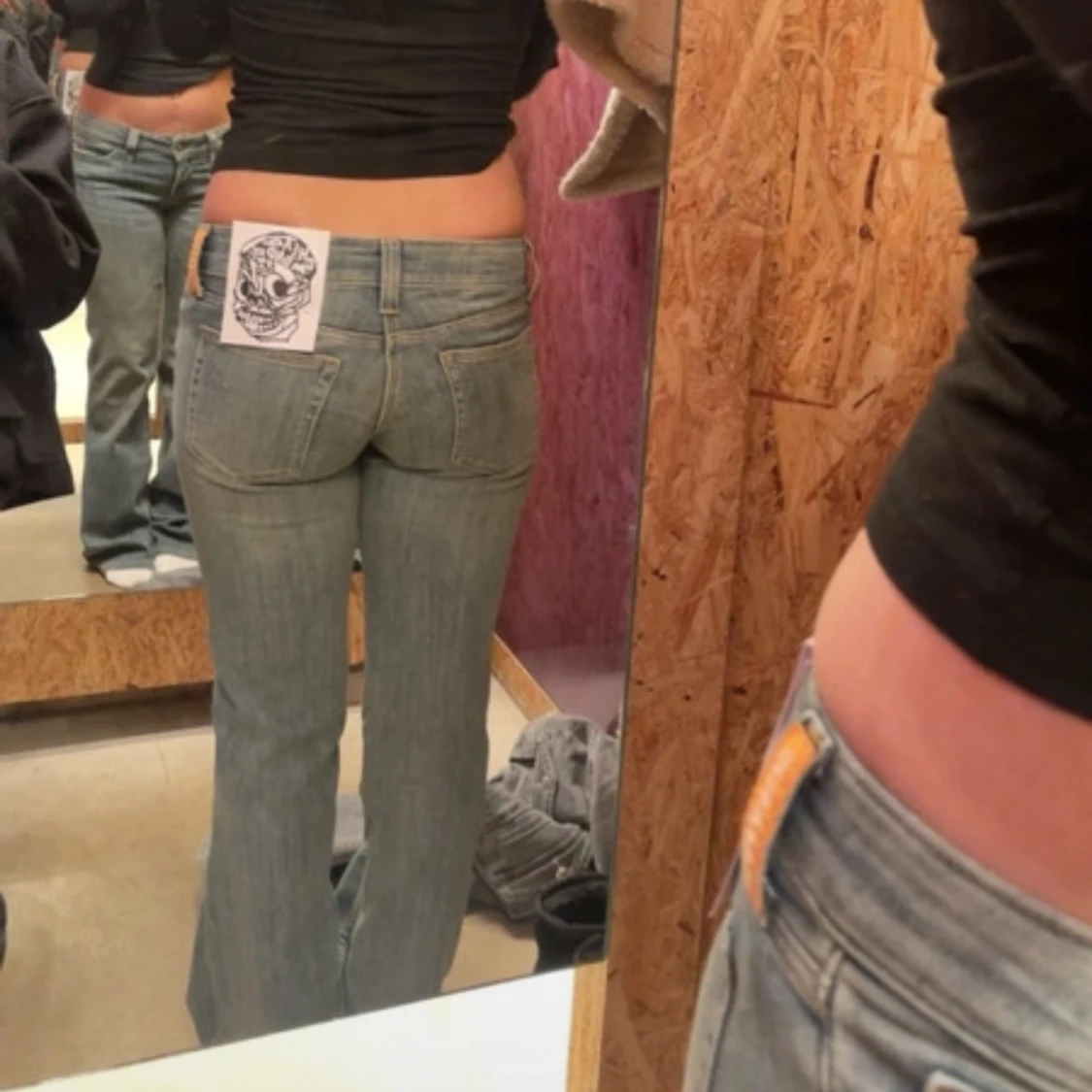 Lågmidjade bootcut jeans från Weekday  - 1