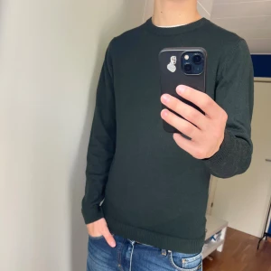 A Days March tröja i merinoull  - Tja! Säljer denna feta jeans tröja i skön merinoull från A Days March!| Mycket gott skick och inga defekter, förutom ett pyttelitet hål som man inte ser!| Pris alltid diskuterbart!| Vid fler frågor tveka inte att kontakta mig!| //Nils