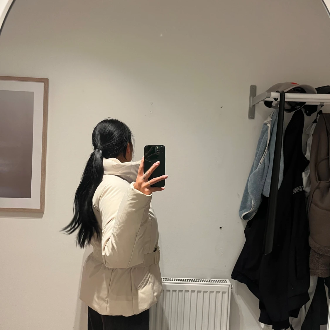 Beige pufferjacka med bälte från Aímn - 2