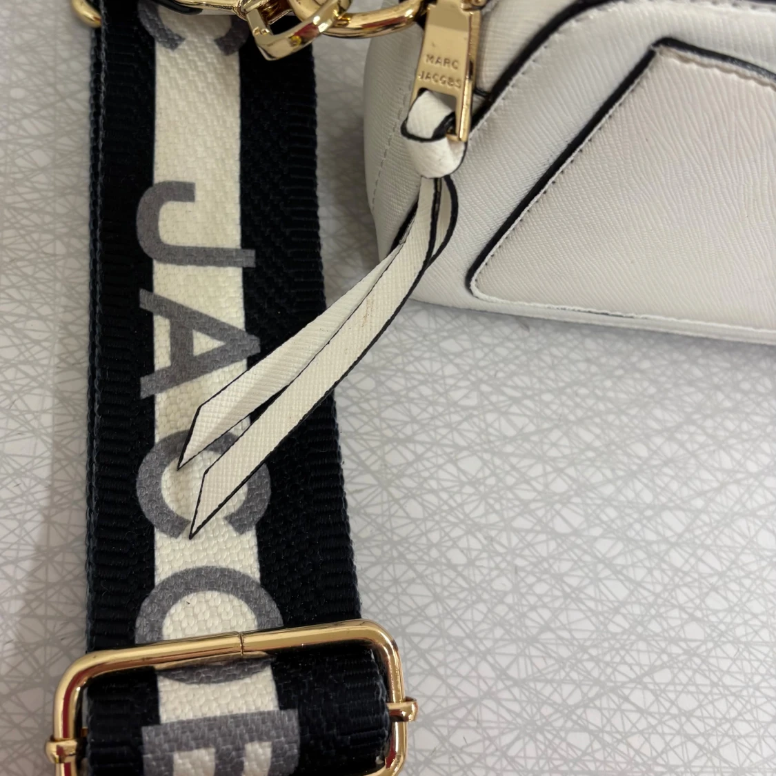 Vit axelväska från Marc Jacobs - 3