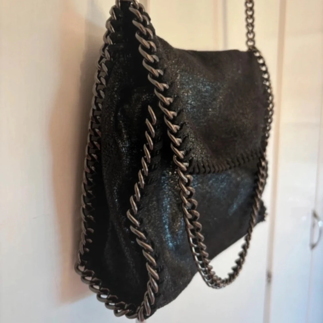 Svart glittrig glitter väska handväska axelväska axelbandsväska kedjeväska kedja silver - 1