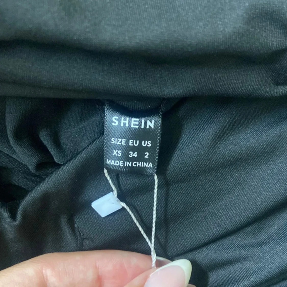 Svart minikjol med shorts - 3