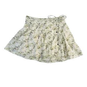 Abercrombie & Fitch Vintage Low Rise Skirt - ♡ Beautiful vintage low rise skirt from early 2000s Abercrombie & Fitch. ♡ Size XS but fits S as well. Adjustable string. ♡ Waist: 40 cm ♡ Length in the back: 44 cm ♡ Length in the front: 42 cm 