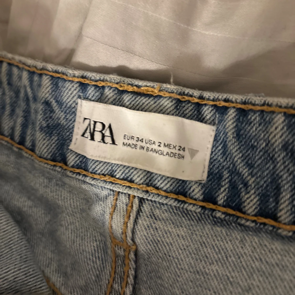 Ljusblå jeansshorts från Zara - 1