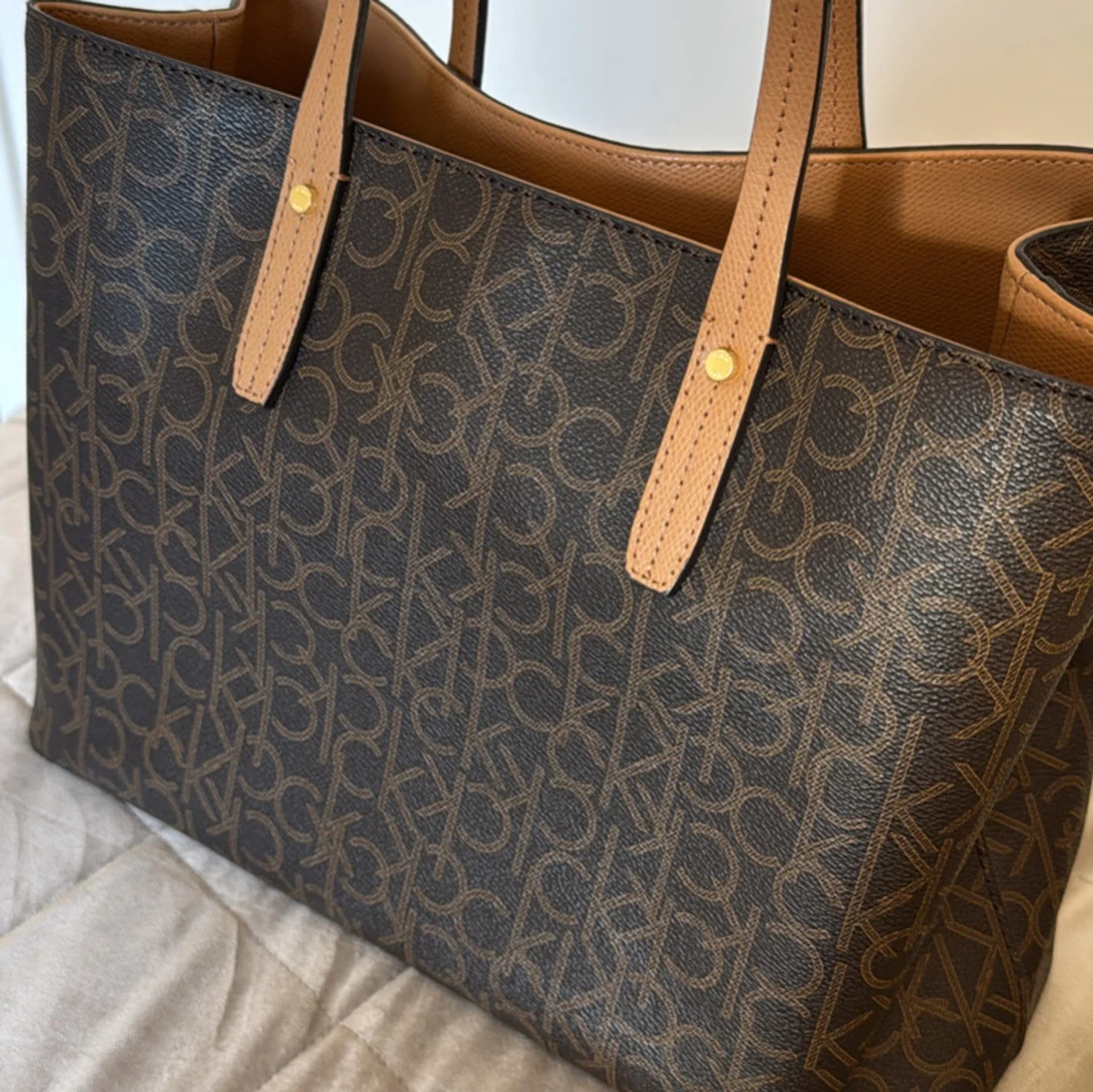 Brun handväska från Calvin Klein - 1