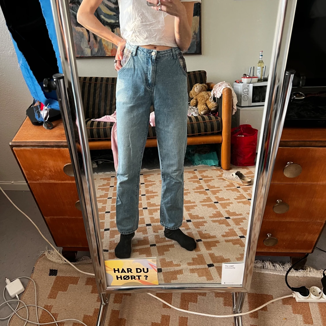 Ljusblå jeans med stjärndetaljer