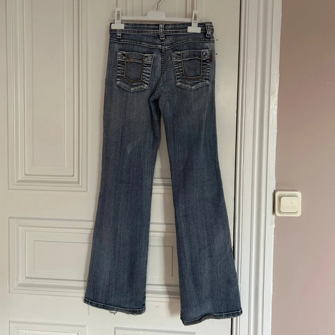 Blå bootcut jeans  - 3