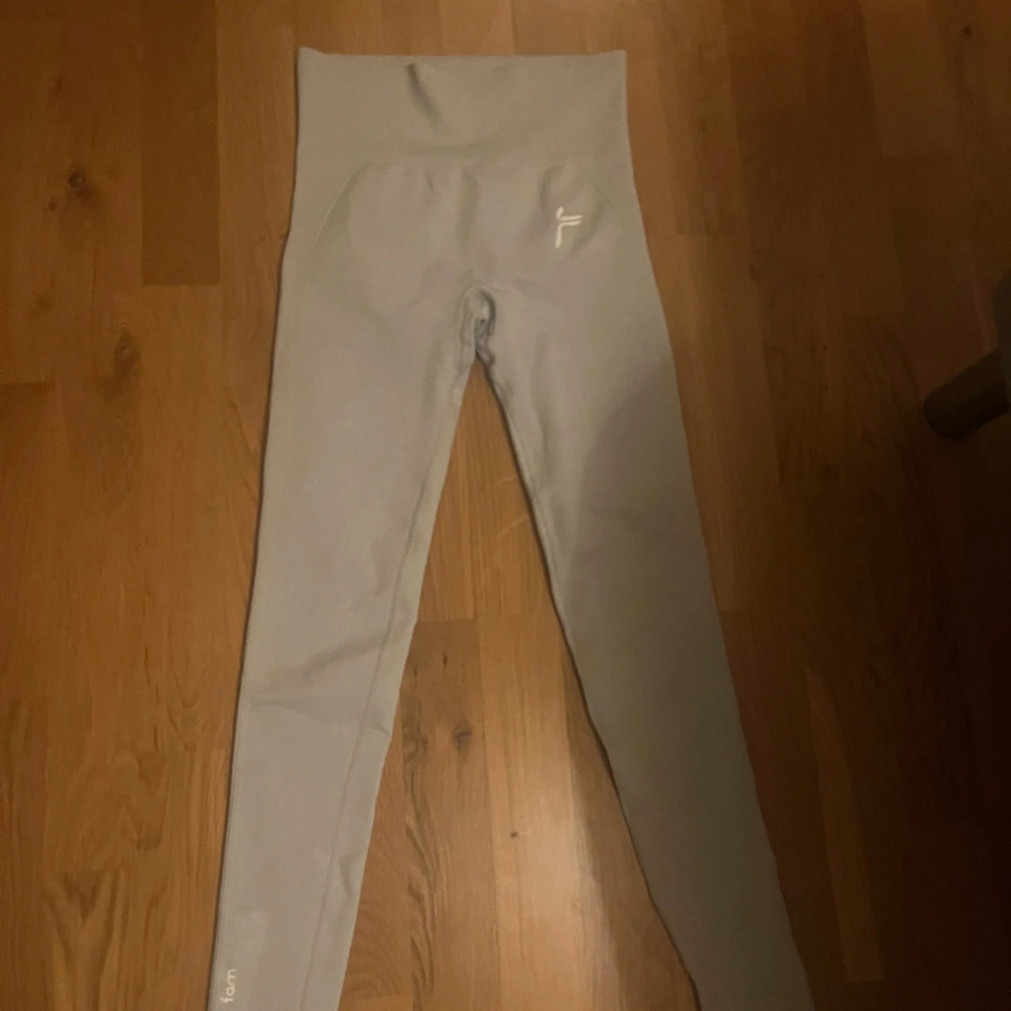 Ljusgrå tränings tights  - 1