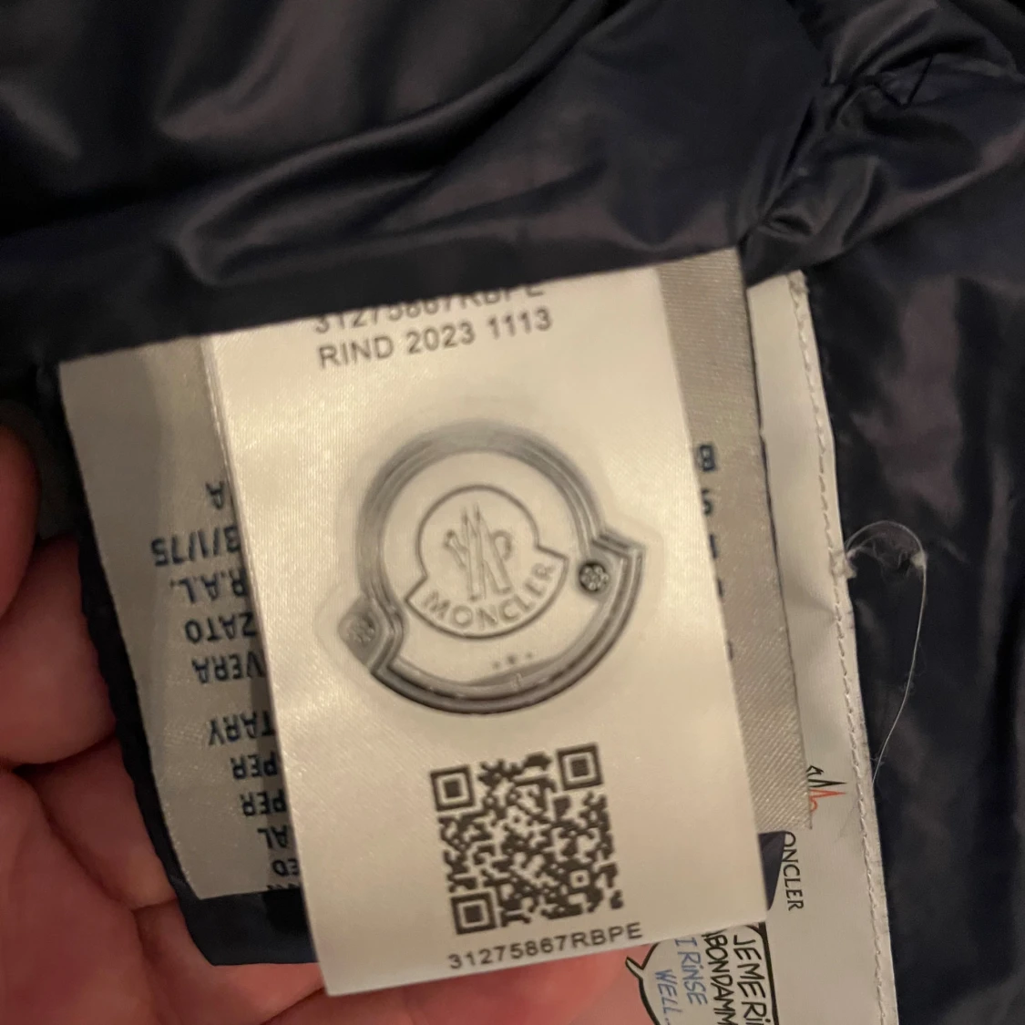 Svart Moncler pufferjacka med huva - 3