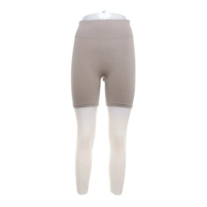 Beiga hotpants/cykelbyxor - Beiga cykelbyxor i ett stretchigt material från Stradivarius (köpta på Sellpy). I bra skick. Perfekta att ha under kjolen eller klänningen. 