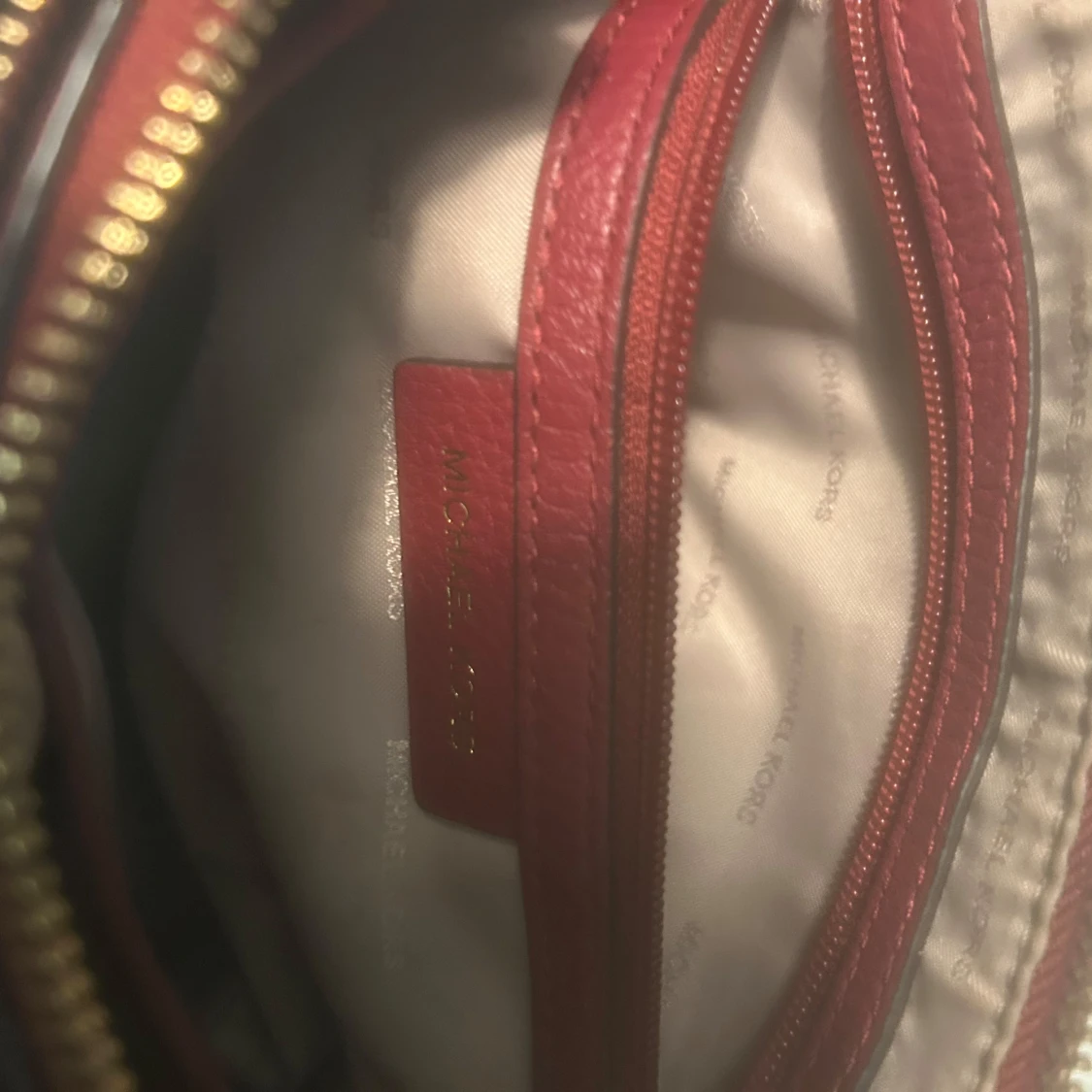 Röd axelväska från Michael Kors - 4