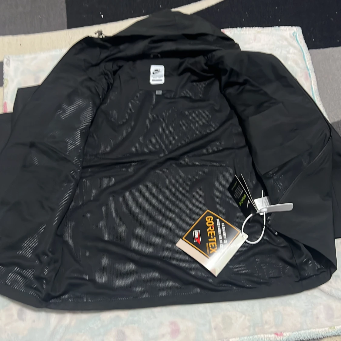 Svart Nike Brasil regnjacka Gore-Tex M - 4