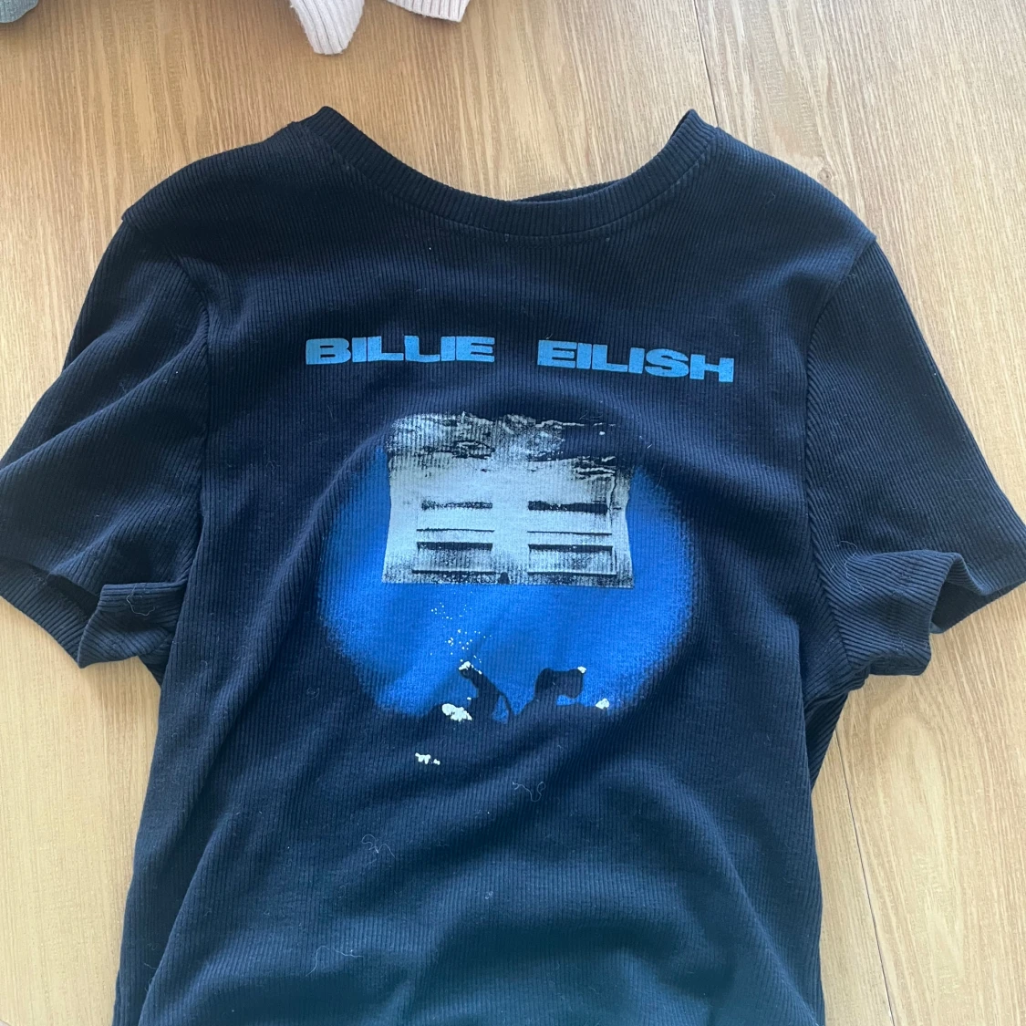 Svart Billie Eilish t-shirt
