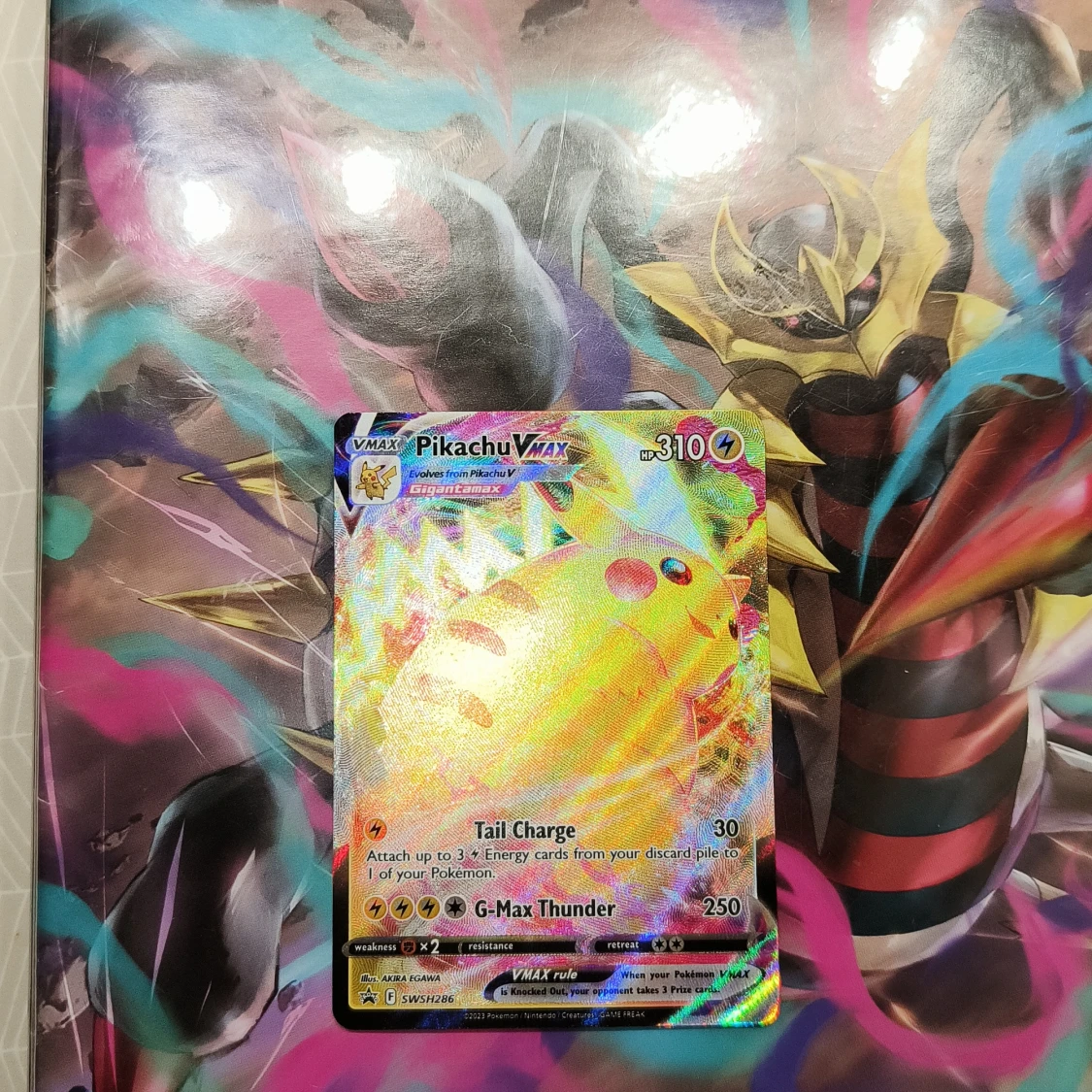 Pokémon Trading Card Game - Pikachu VMAX - 4