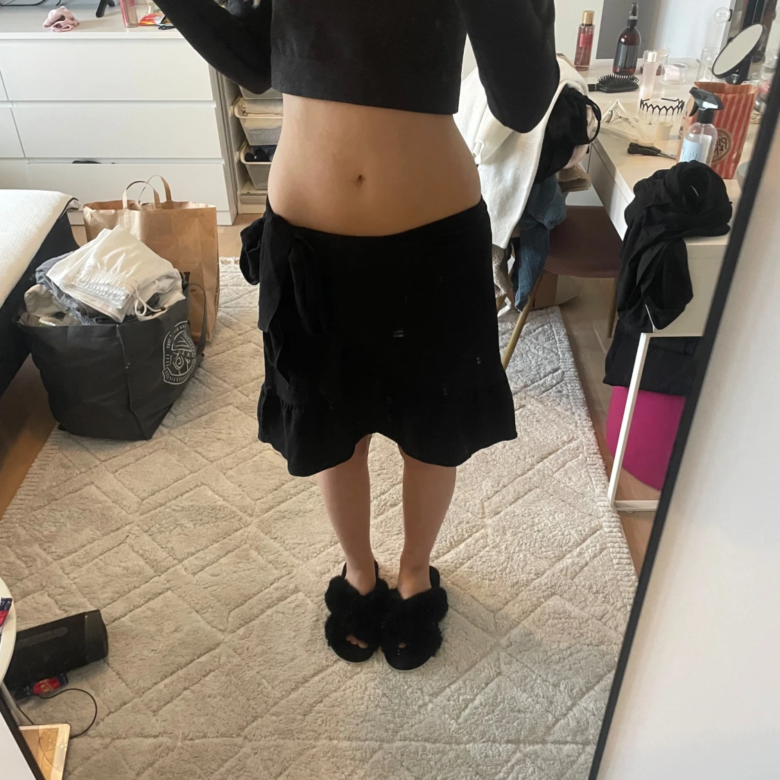 Svart kjol med volang från Vero Moda 