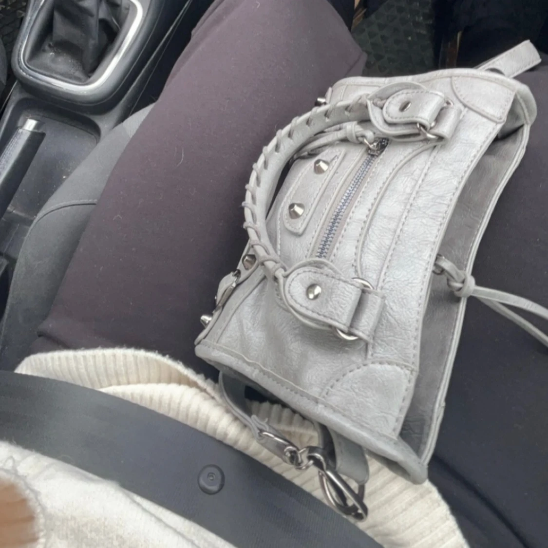 Grå axelväska  - 2