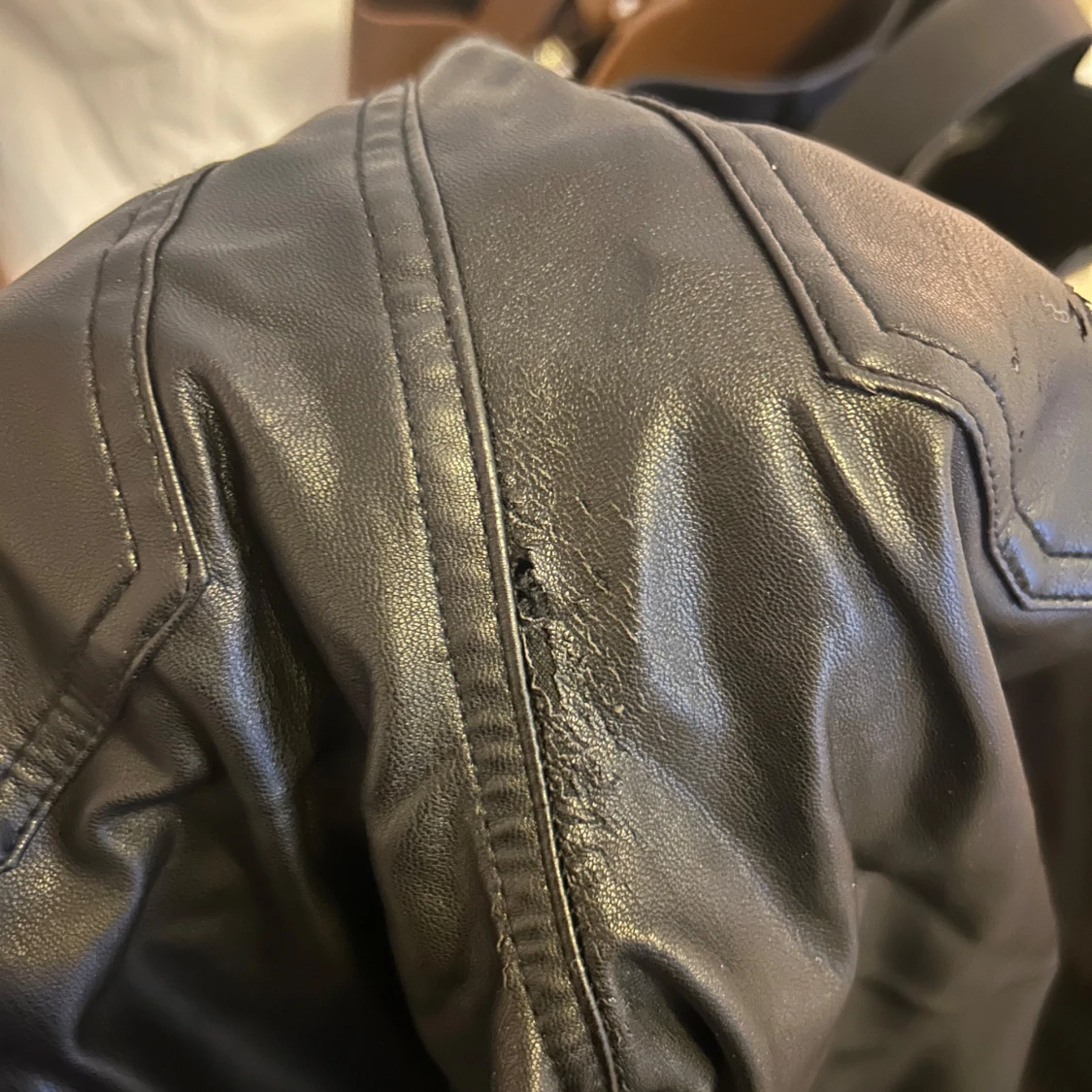 Svarta bootcut byxor i skinnimitation - 3