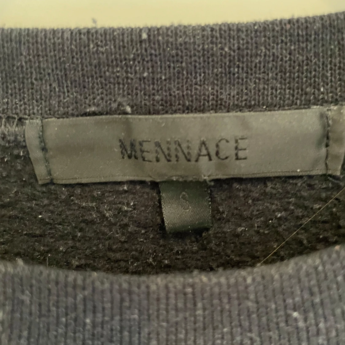 Svart sweatshirt från Mennace med tryck - 2