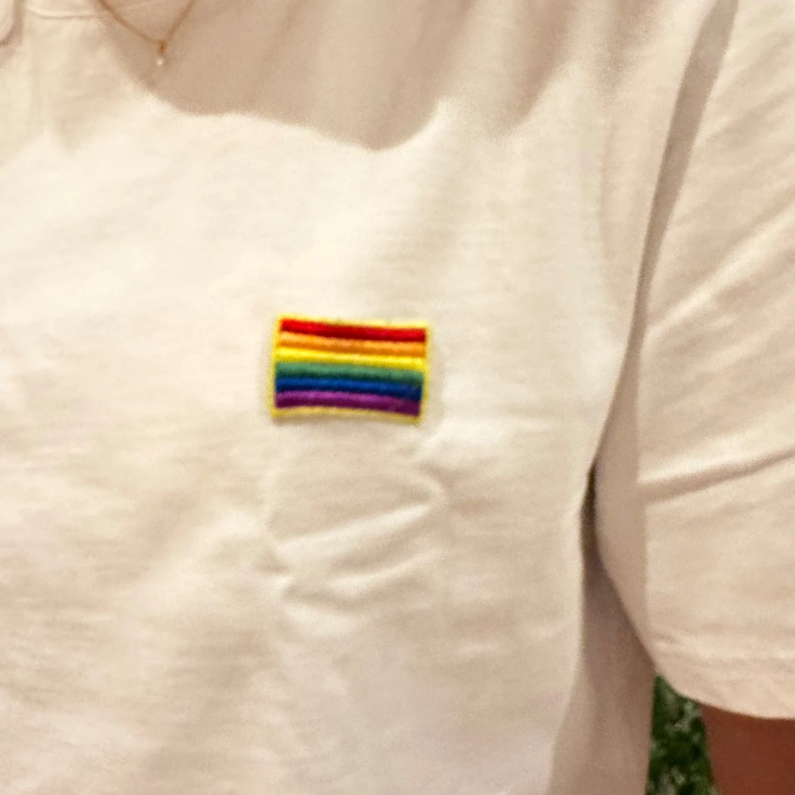 Vit t-shirt från an international anthem  - 1