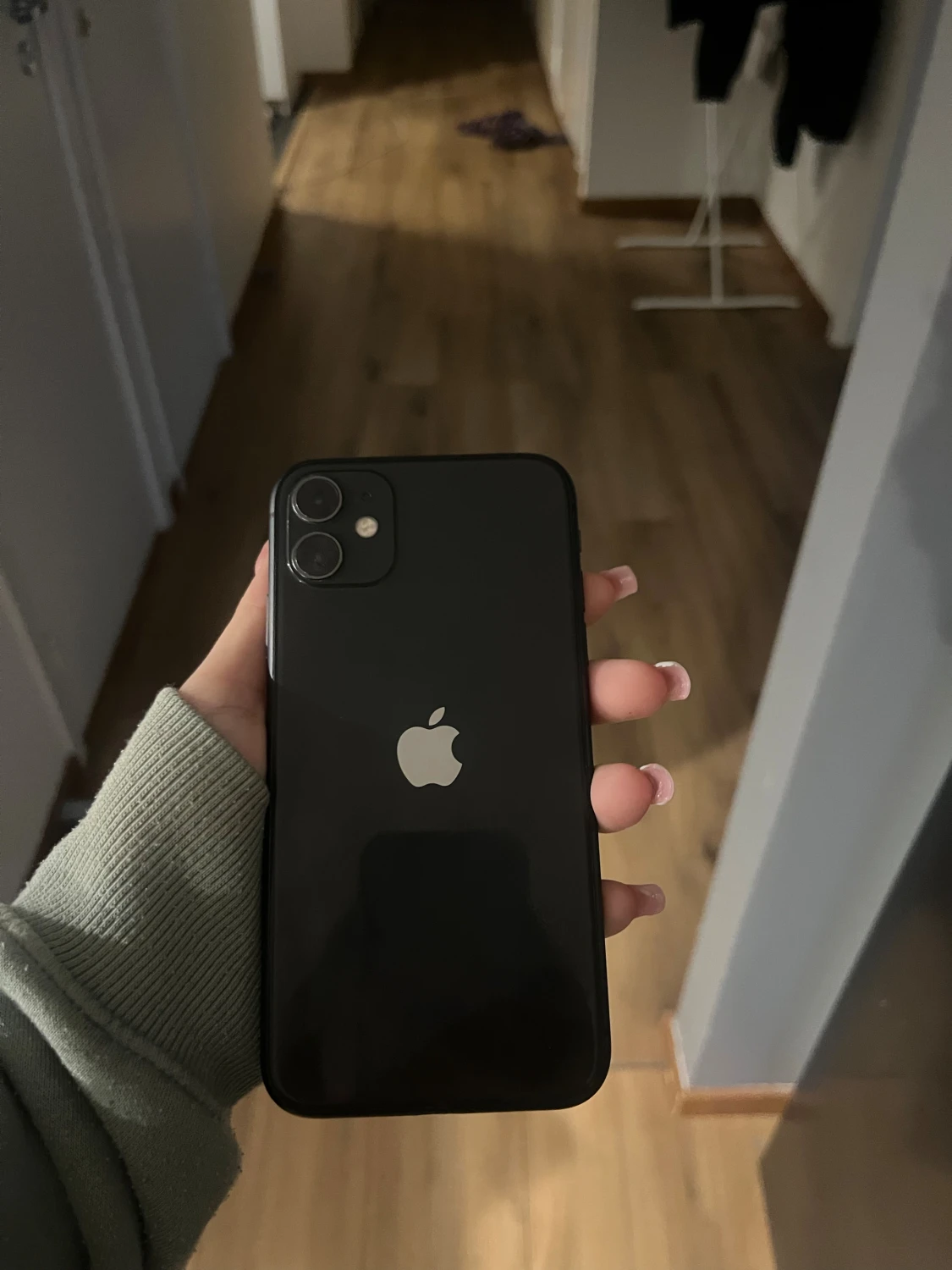 iPhone 11 - 1