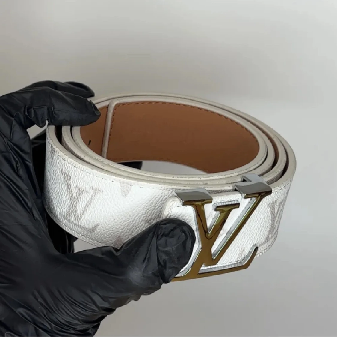 Lvbälte vit monogram  - 1