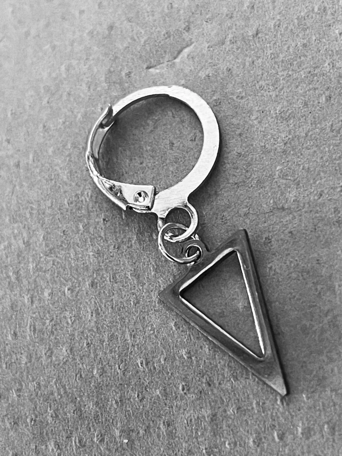 By prisförslag - 1 st örhänge silverfärgat  - 2