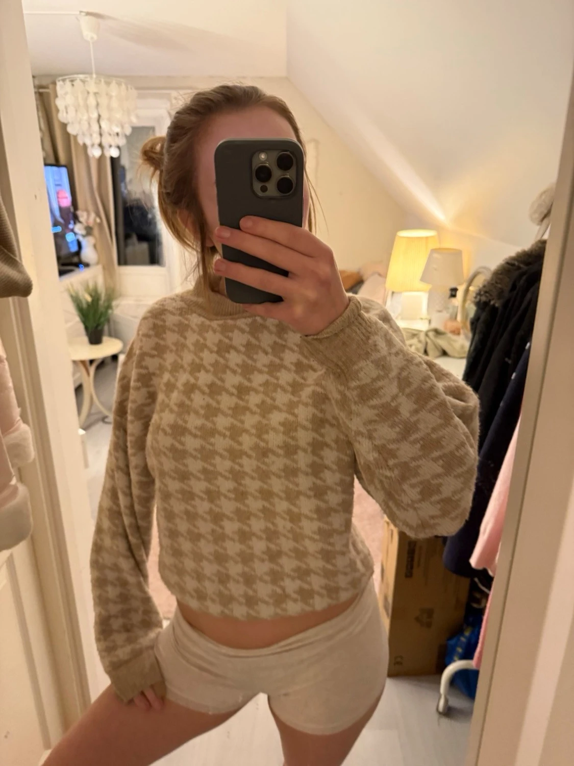 Beige stickad tröja med hundtandsmönster H&M - 1