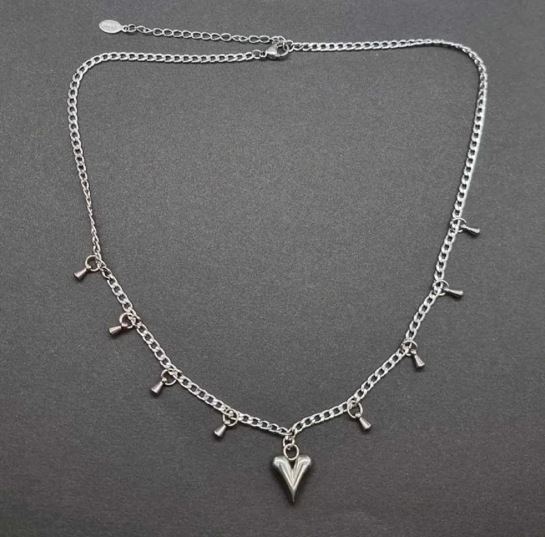 Stilfullt halsband  - 1