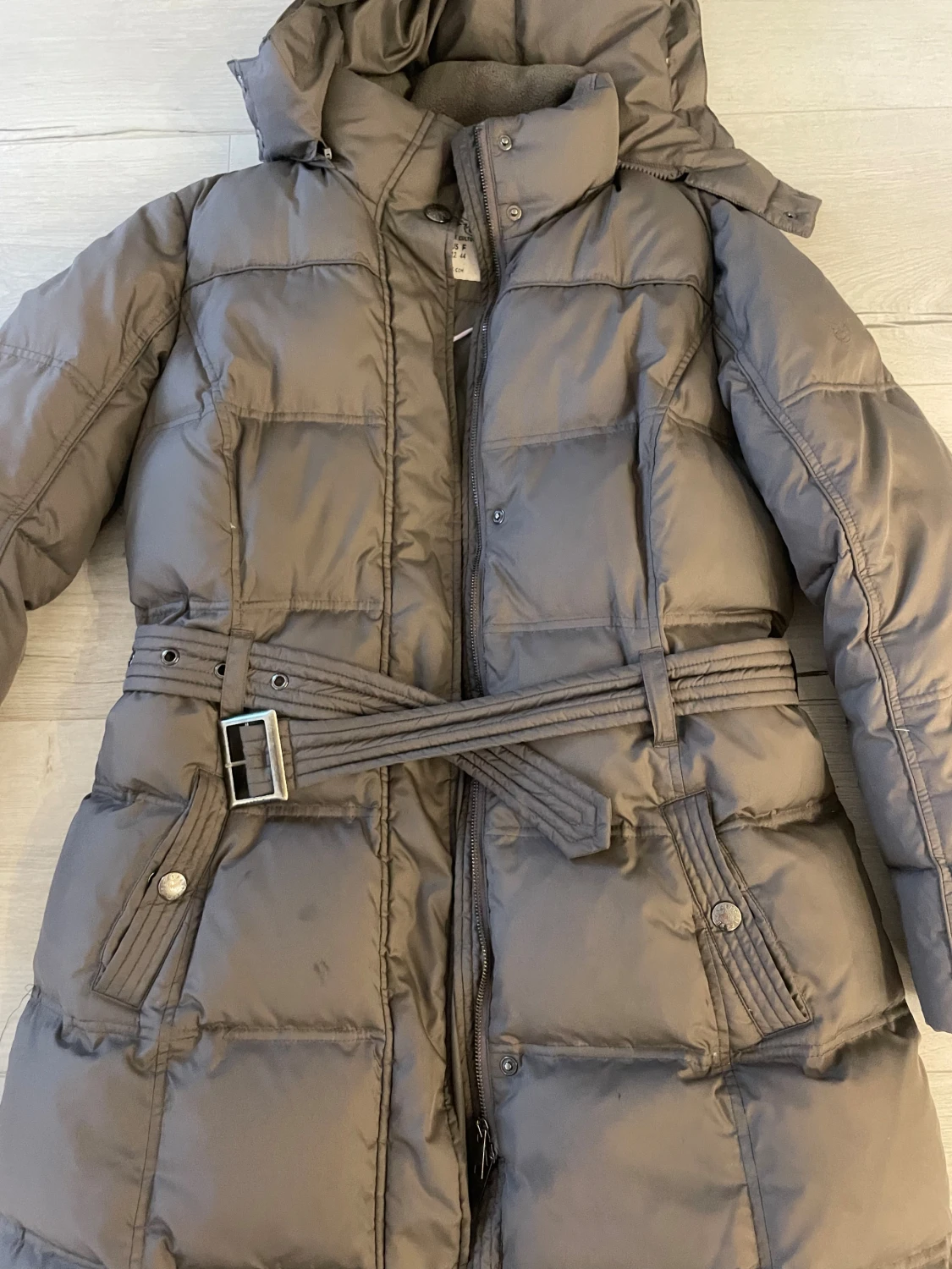 Ljusbrun lång dunjacka från Esprit - 1