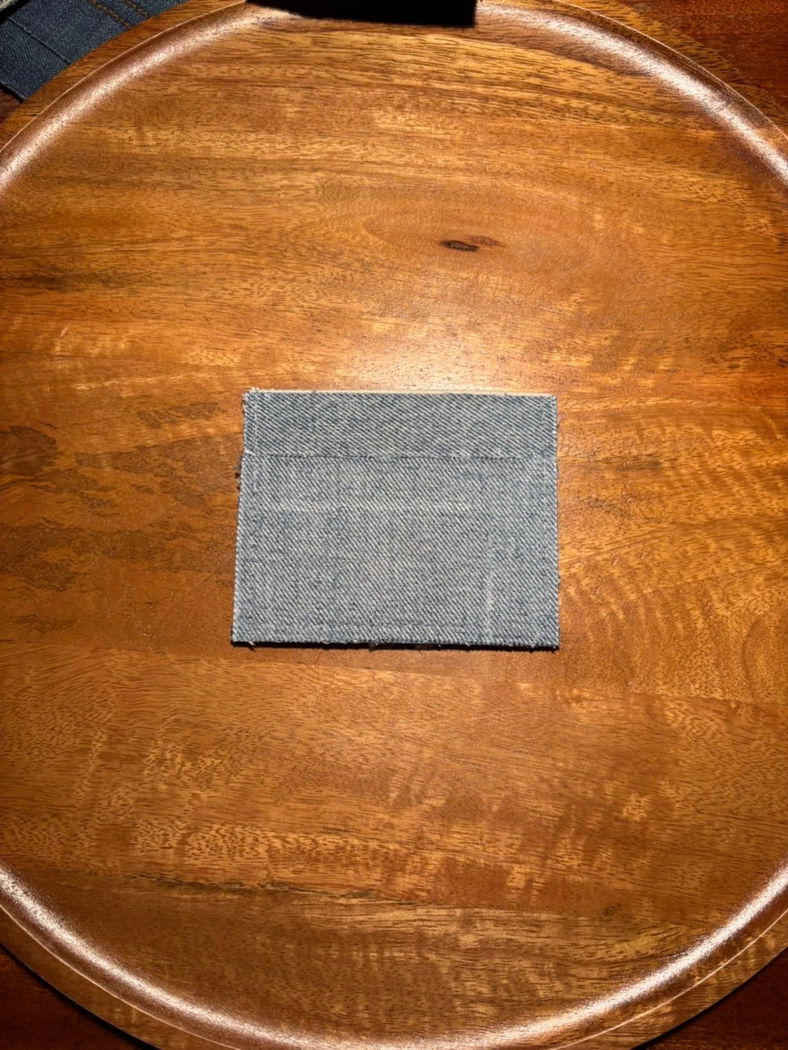 Ljusblå plånbok i återanvänt denim