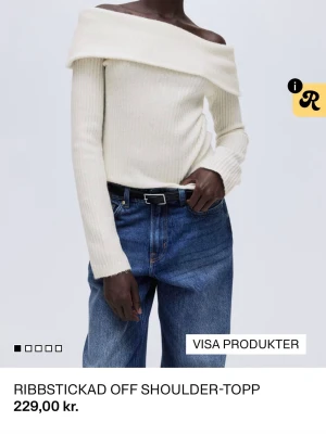 Vit off shoulder topp - Cremevit off shoulder topp ifrån Hm som inte längre kommer till användning. Org pris: 229 kr