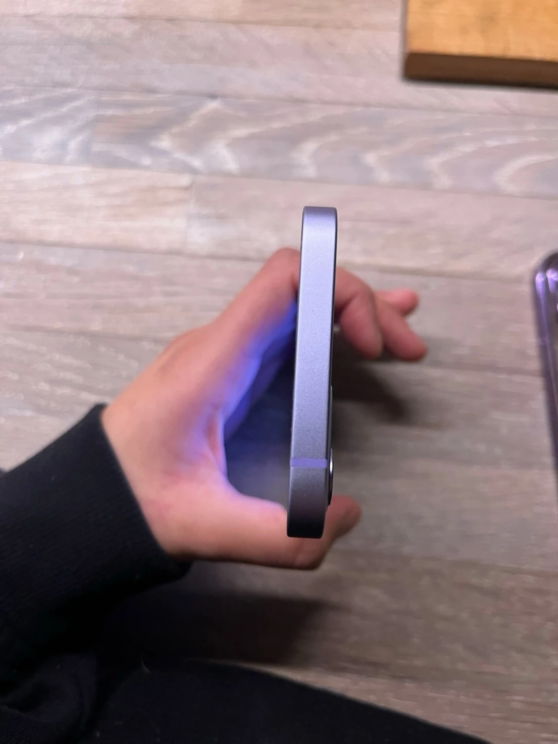 Lila iPhone 12 med MagSafe-skal - 5