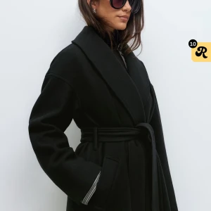 Gina kappa - Super snygg och helt slutsåld är helt ny använd bara 1 gång