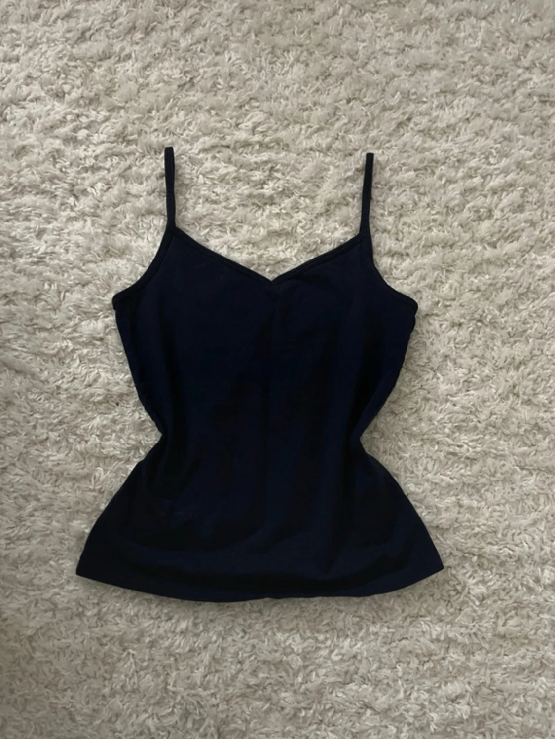 Mörkblå linnetopp med smala band - 1